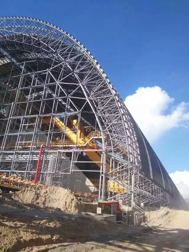Construction of 126-meter span project of steel space grid power plant